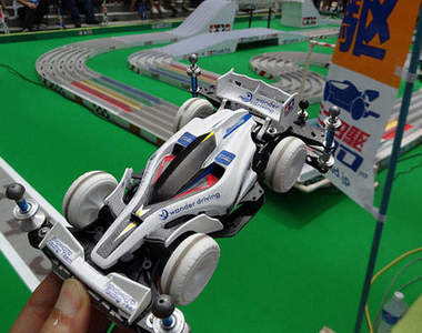日本改裝四驅車 樣子怎麼跟當初自己play時不太一樣呢? 日本改裝四驅車 樣子怎麼跟當初自己play時不太一樣呢?
