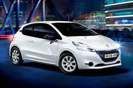 藍白配《Peugeot 208 Like》有型小獅王怎麼能不喜翻呢? 藍白配《Peugeot 208 Like》有型小獅王怎麼能不喜翻呢?
