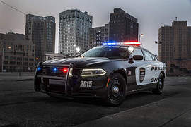 2015年式《Dodge Charger Pursuit》帥氣警車變臉秀 2015年式《Dodge Charger Pursuit》帥氣警車變臉秀