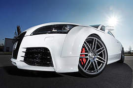 性能大進化《Audi TT RS》聽說500匹馬力還不夠? 性能大進化《Audi TT RS》聽說500匹馬力還不夠?