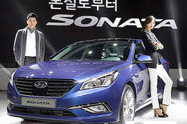 2015年式《現代Sonata》改朝換代新登場 2015年式《現代Sonata》改朝換代新登場