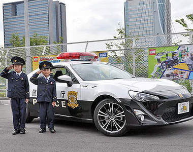 TOMICA版《Toyota 86警車》這能不抱緊處理嗎? TOMICA版《Toyota 86警車》這能不抱緊處理嗎?