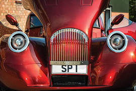 獨一無二《Morgan SP1》復古前衛通通上身 獨一無二《Morgan SP1》復古前衛通通上身