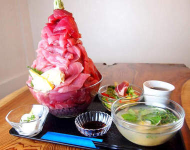 便宜又大碗的《終極鮪魚丼》登場 考驗你的堆疊功力(゚Д゚;) 便宜又大碗的《終極鮪魚丼》登場 考驗你的堆疊功力(゚Д゚;)
