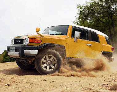 日本小改良《Toyota FJ Cruiser》再來點顏色瞧瞧 日本小改良《Toyota FJ Cruiser》再來點顏色瞧瞧