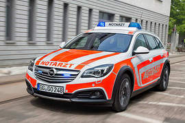 多才多藝《Opel Insignia Country Tourer》行動救護展不缺席 多才多藝《Opel Insignia Country Tourer》行動救護展不缺席