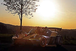 《KTM X-BOW GT Dubai Gold Edition》金光閃閃超貴氣 《KTM X-BOW GT Dubai Gold Edition》金光閃閃超貴氣