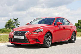 馬力245匹《Lexus IS 200t》渦輪新動力上身 馬力245匹《Lexus IS 200t》渦輪新動力上身