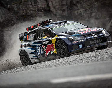 挑戰滑雪冠軍《VW Polo R WRC》揪竟誰跑得快呢? 挑戰滑雪冠軍《VW Polo R WRC》揪竟誰跑得快呢?