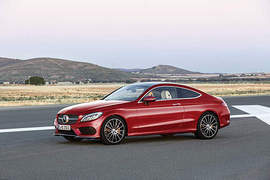 新世代《M-Benz C-Class Coupe》法蘭克福車展前帥氣現身 新世代《M-Benz C-Class Coupe》法蘭克福車展前帥氣現身