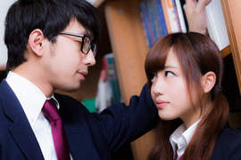 大學校刊裡的《JK特集》教你怎麼合法地接近女高中生www 大學校刊裡的《JK特集》教你怎麼合法地接近女高中生www