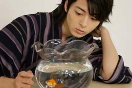 型男演員《高杉真宙》給自己的女裝打幾分? 型男演員《高杉真宙》給自己的女裝打幾分?