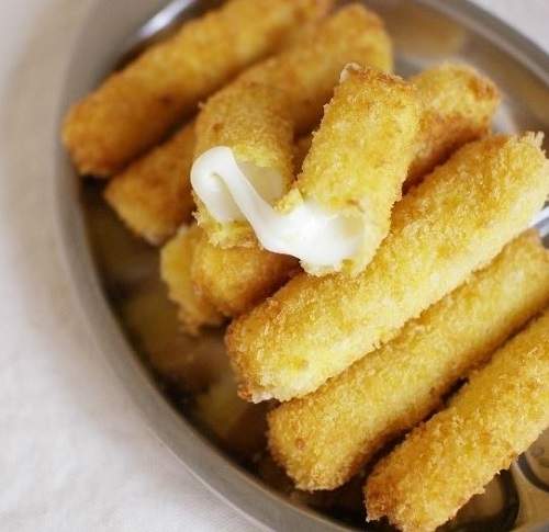 熱量不高滿足感高的《吐司起司條》低成本也能出好料裡