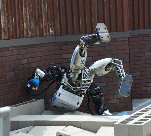 《DARPA機器人大賽爆笑動圖》原來比的是跌倒的好笑度（囧） - 圖片1