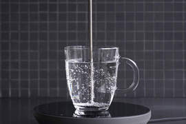 《Miito 飲料加熱棒》想讓冷掉的飲料起死回生用這支就對了 《Miito 飲料加熱棒》想讓冷掉的飲料起死回生用這支就對了