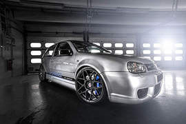 馬力550匹《VW Golf R32》老當益壯還要再進化 馬力550匹《VW Golf R32》老當益壯還要再進化