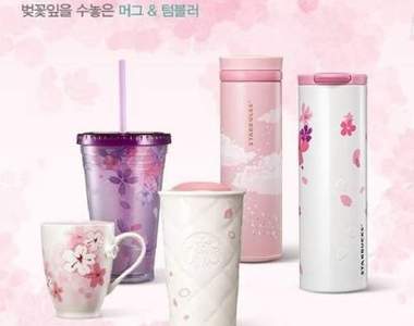 韓國限定《2015星巴克櫻花杯》買兩塊蛋糕還會送你櫻花筆唷 韓國限定《2015星巴克櫻花杯》買兩塊蛋糕還會送你櫻花筆唷
