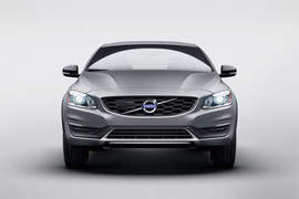 《Volvo S60 Cross Country》房車也來跨個界 《Volvo S60 Cross Country》房車也來跨個界
