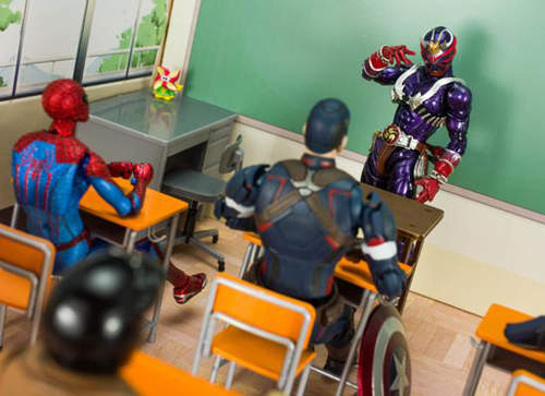 《暑假過後的二次元學校》開學第一天對學生和老師來說都很痛苦…… 《暑假過後的二次元學校》開學第一天對學生和老師來說都很痛苦……