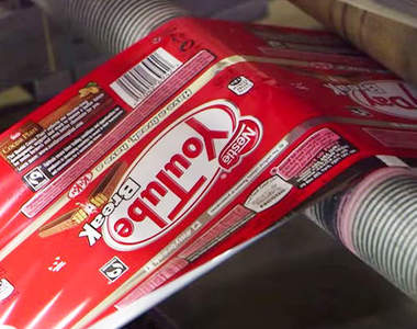 Google推出《400款限定版 KitKat 巧克力》嗚~為什麼包裝怪怪的 Google推出《400款限定版 KitKat 巧克力》嗚~為什麼包裝怪怪的