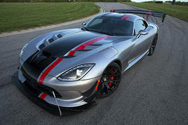 馬力645匹《Dodge Viper ACR》史上最速毒蛇誕生 馬力645匹《Dodge Viper ACR》史上最速毒蛇誕生