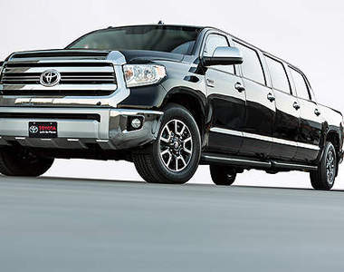 加長概念《Toyota Tundrasine Concept》八個車門是怎麼一回事? 加長概念《Toyota Tundrasine Concept》八個車門是怎麼一回事?