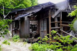 【衝擊】廢墟系旅館《喜樂旅館》這...真的能住人嗎(゚ロ゚屮)屮 【衝擊】廢墟系旅館《喜樂旅館》這...真的能住人嗎(゚ロ゚屮)屮