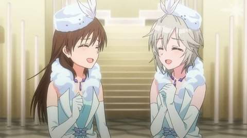 《偶像大師灰姑娘女孩》「LOVELAIKA」單曲發售 店員製作的LOGO好像神似某部作品... 《偶像大師灰姑娘女孩》「LOVELAIKA」單曲發售 店員製作的LOGO好像神似某部作品...