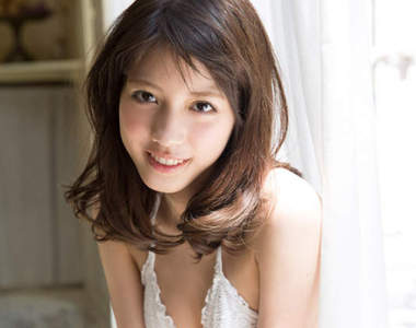 《松田るか的寫真夜現場》推定A罩杯嶄露性感的沖繩美女 《松田るか的寫真夜現場》推定A罩杯嶄露性感的沖繩美女