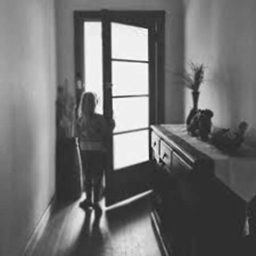 《都市傳傳說》電視正在實況轉播的犯案現場居然是自己家(驚) 《都市傳傳說》電視正在實況轉播的犯案現場居然是自己家(驚)