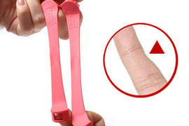 話題商品《Smartphone Band 手機帶》防止單手操控讓小指變形 話題商品《Smartphone Band 手機帶》防止單手操控讓小指變形