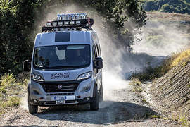《Fiat Ducato 4x4 Expedition》這樣子去露營不會太高調嗎? 《Fiat Ducato 4x4 Expedition》這樣子去露營不會太高調嗎?