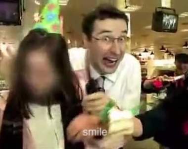 《慶祝賣場偷竊犯10000人達成》這根本是對犯人最高等級的羞辱www 《慶祝賣場偷竊犯10000人達成》這根本是對犯人最高等級的羞辱www
