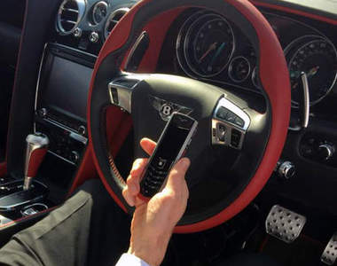 頂級手機《Vertu Signature for Bentley》規格一樣很心酸 頂級手機《Vertu Signature for Bentley》規格一樣很心酸