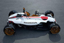 《Honda Project 2&4》四輪身驅卻有著兩輪心臟 《Honda Project 2&4》四輪身驅卻有著兩輪心臟