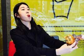 樂天新推出《雙下巴起司漢堡》這起司......不科學阿XD 樂天新推出《雙下巴起司漢堡》這起司......不科學阿XD