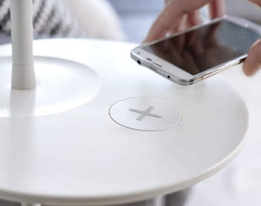 《IKEA 十字無線充電器》快在傢俱上找找哪裡有十字吧 《IKEA 十字無線充電器》快在傢俱上找找哪裡有十字吧