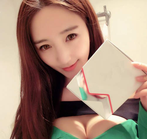 工商妹王明明 腿模胸模都能包的超強麻豆 工商妹王明明 腿模胸模都能包的超強麻豆