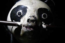 超詭異《公園裡的熊貓》是用來趕小朋友回家的吧...⊙﹏⊙ 超詭異《公園裡的熊貓》是用來趕小朋友回家的吧...⊙﹏⊙