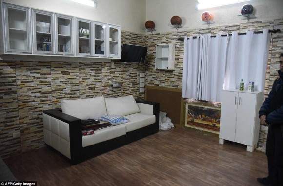 《毒梟的豪華VIP監獄牢房》這就是所謂的有錢好辦事嗎... 《毒梟的豪華VIP監獄牢房》這就是所謂的有錢好辦事嗎...