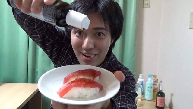 變態粉絲實況試吃《聲優的洗髮乳》聲優的味道真甜美……