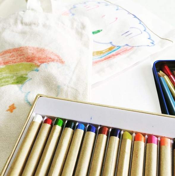 《無印良品繪布蠟筆》隨意彩繪輕鬆燙過成品隨即出爐
