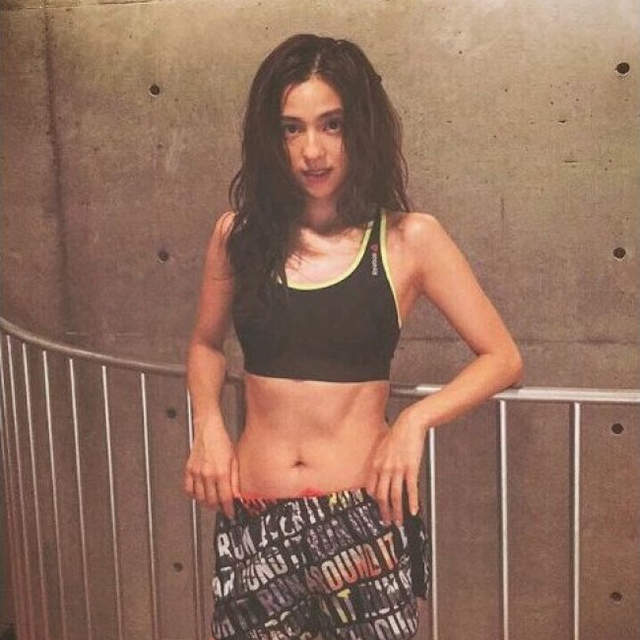 日本藝能界《腹肌女子》激增　絕對刺激你健身慾望的日本女星們