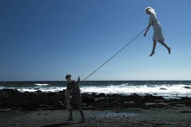 提姆波頓《怪奇孤兒院》大導黑色異想世界再度成真 提姆波頓《怪奇孤兒院》大導黑色異想世界再度成真