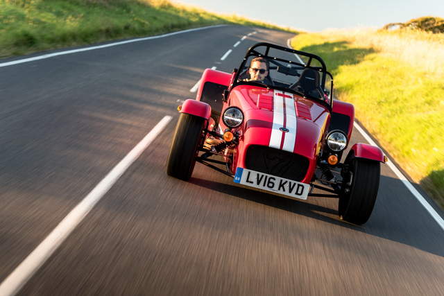 馬力152匹《Caterham Seven 310》亮點還有車頭燈 馬力152匹《Caterham Seven 310》亮點還有車頭燈