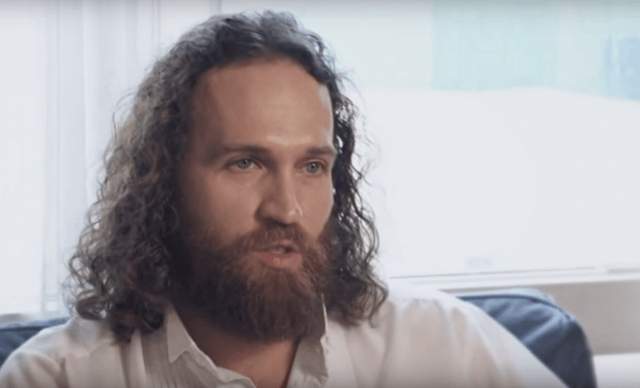 科技中毒?《跟手機結婚的男人》如果推出新手機是不是也要換老婆...... 科技中毒?《跟手機結婚的男人》如果推出新手機是不是也要換老婆......