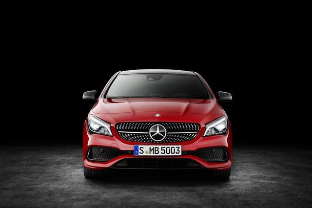 小改款《Mercedes-Benz CLA》紐約變臉更有型