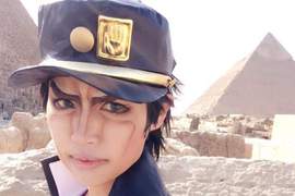真的跑去埃及取景的《空條承太郎COSPLAY》警察比白金之星有用多了…… 真的跑去埃及取景的《空條承太郎COSPLAY》警察比白金之星有用多了……