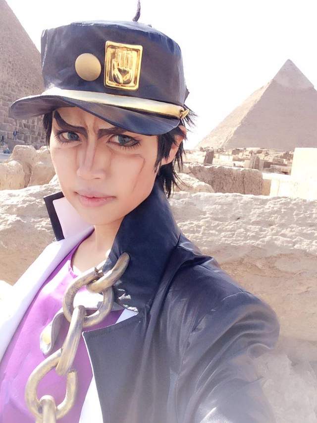 真的跑去埃及取景的《空條承太郎COSPLAY》警察比白金之星有用多了…… 真的跑去埃及取景的《空條承太郎COSPLAY》警察比白金之星有用多了……