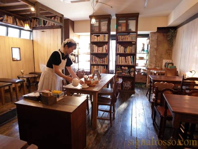 《秋葉原女僕圖書館》清新適合讀書的環境配上一杯紅茶剛剛好 《秋葉原女僕圖書館》清新適合讀書的環境配上一杯紅茶剛剛好